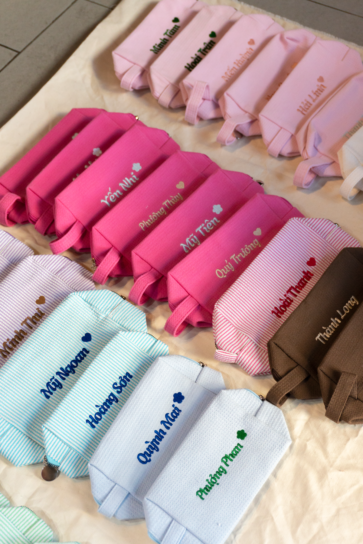 Waffle Pouch Small nhiều màu thêu tên riêng – ảnh thật Dear eM