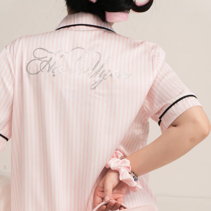 Pyjamas lụa Dear eM in tên bạc kim tuyến sau lưng