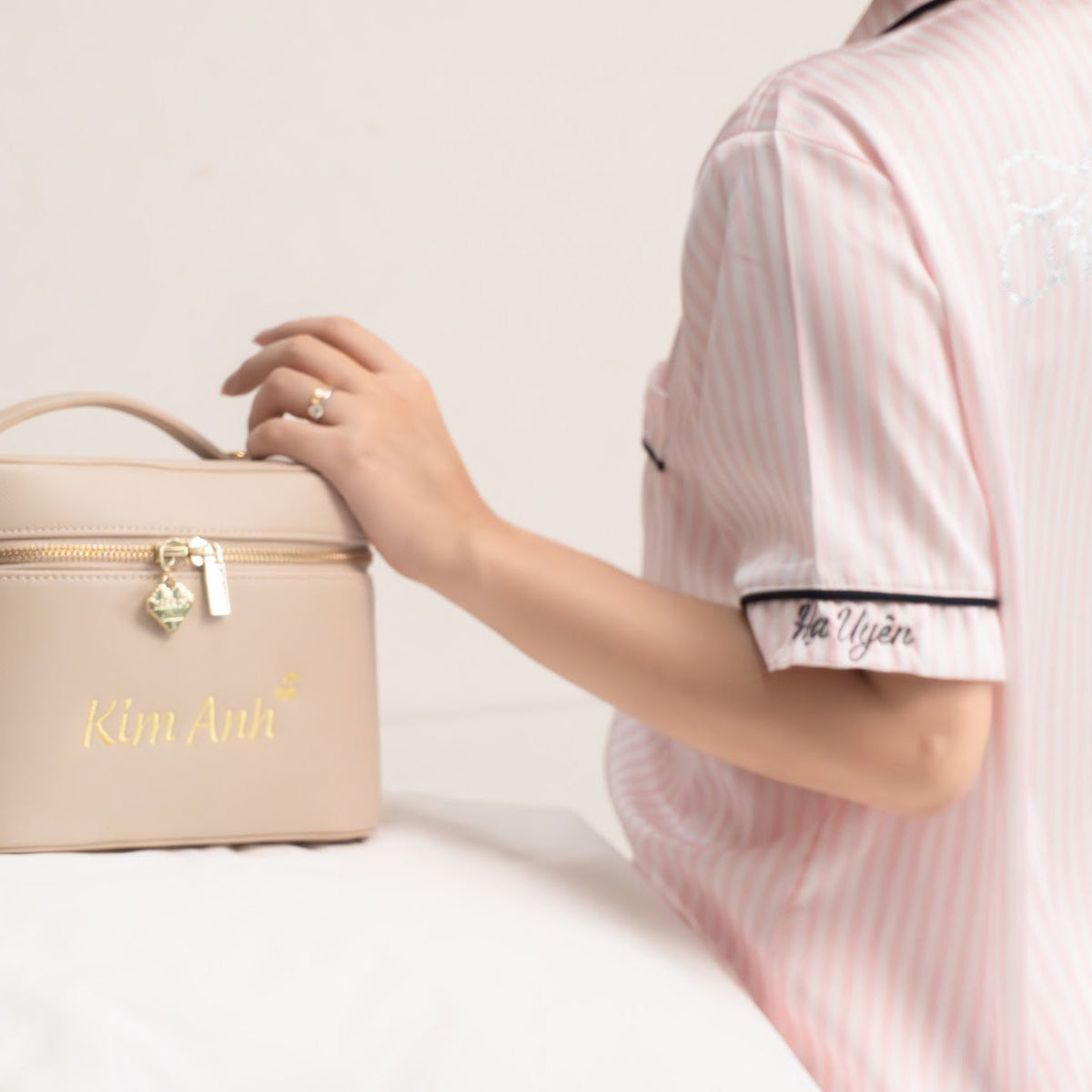 Pyjamas lụa Dear eM – đồ ngủ cá nhân hoá