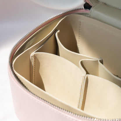 Túi Cốp Da Đựng Mỹ Phẩm Mini Thêu Tên Small Vanity Case – Nhỏ Gọn, Form Cứng, Quà Tặng Cá Nhân Hoá