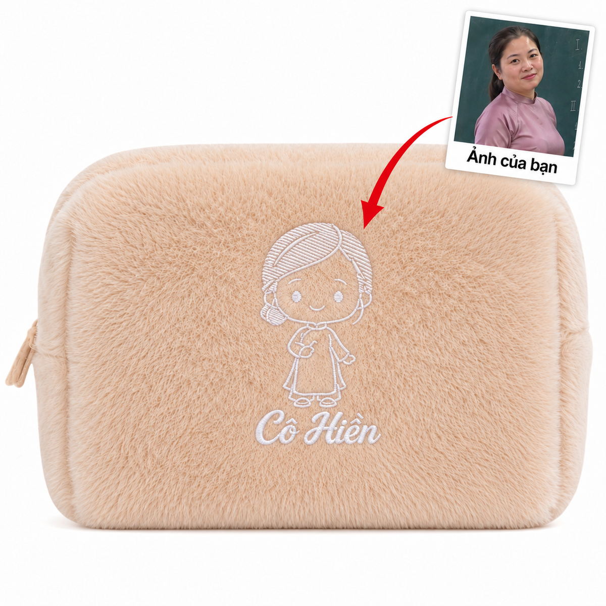 Túi lông Furry Pouch không nơ nâu nhạt be thêu ảnh cô giáo kèm tên – quà 20/11 Dear eM
