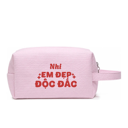 Waffle Pouch Small hồng sáng thêu quote Em Đẹp Độc Đắc kèm tên – Dear eM