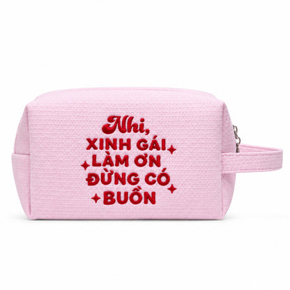 Waffle Pouch Small hồng sáng thêu quote Xinh Gái Làm Ơn Đừng Có Buồn kèm tên – Dear eM