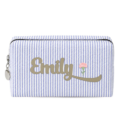 Small / Xanh dương đậm, Small / Xanh dương sáng, Small chần bông / Xanh dương sáng – thêu tên Emily + hoa tháng sinh (ảnh minh hoạ) - Dear eM