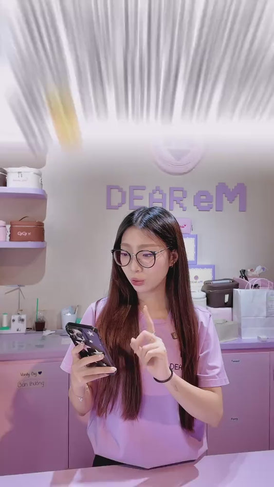 Túi Pouch thêu tên Dear eM đựng đủ routine makeup